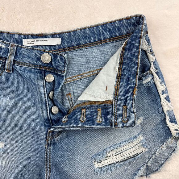 Zara Jean Shorts‎ Women's Size 00 Sequin Floral Appliqué Medium Wash Button Fly - Picture 3 of 7